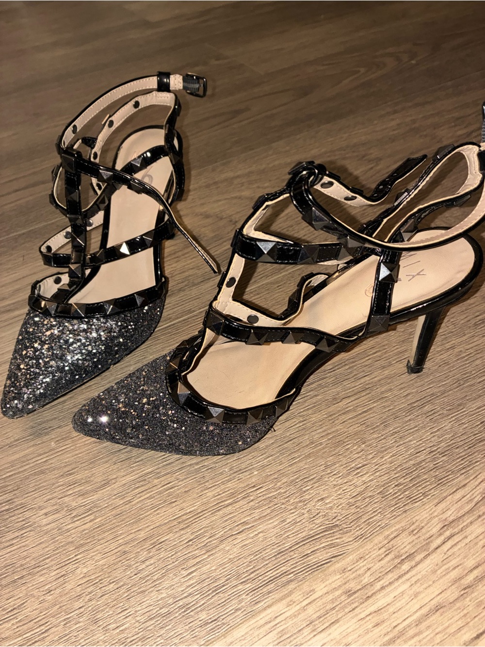 Black Glitter Pointed T-Strap High Heel Sandals